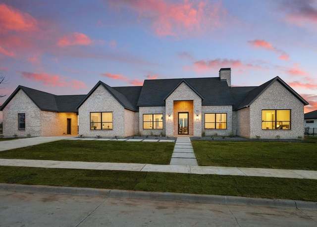 Property at 101 Ambrosia Ln, Heath, TX 75032, 4 beds, 3.5 baths