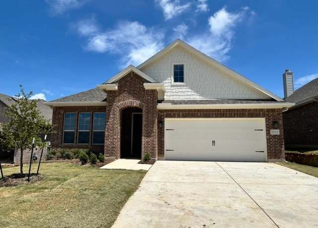 Property at 3515 Columbus St, Gainesville, TX 76240, 3 beds, 2 baths