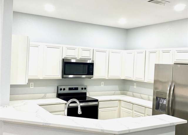 Property at 2324 Homewood Ln, Grand Prairie, TX 75050, 3 beds, 2 baths