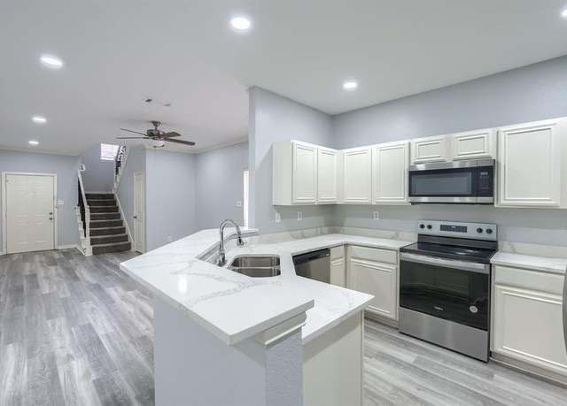 Property at 2324 Homewood Ln, Grand Prairie, TX 75050, 3 beds, 2 baths