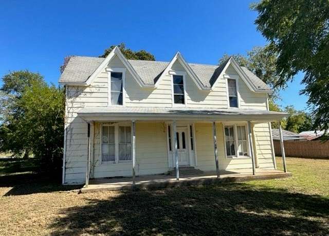 Property at 109 Easement St, Quinlan, TX 75474, 3 beds, 2 baths