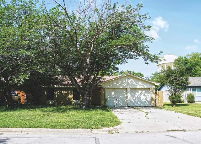 Property at 1109 Dennis Dr, Saginaw, TX 76179, 3 beds, 2 baths
