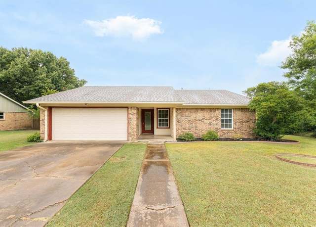Property at 223 Diane Dr, Sanger, TX 76266, 3 beds, 2 baths