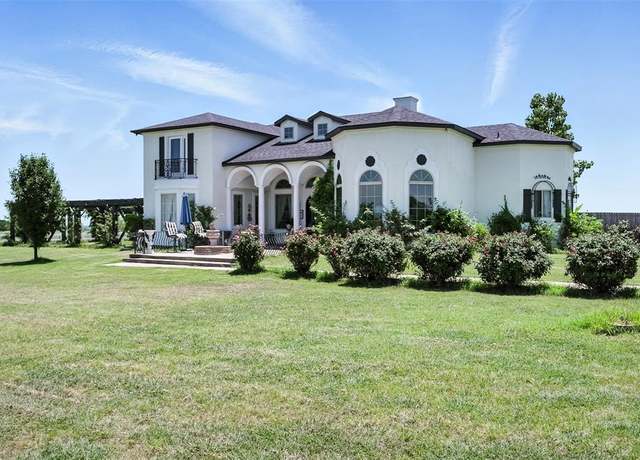 Property at 200 Union Grove Rd, Valley View, TX 76272, 4 beds, 3.5 baths