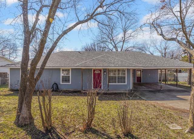 Property at 207 E Travis St, Leonard, TX 75452, 3 beds, 2 baths
