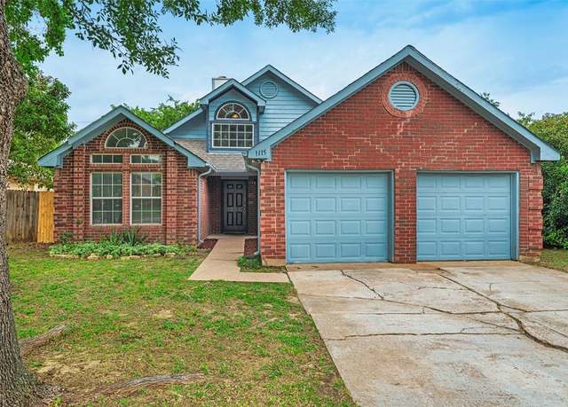 Property at 1115 Cherrytree Dr, Arlington, TX 76001, 3 beds, 2 baths