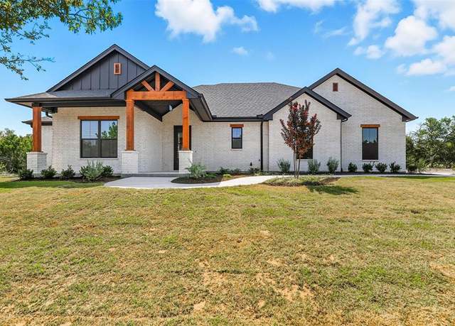 Property at 4996 Veal Station Rd, Weatherford, TX 76085, 4 beds, 2 baths