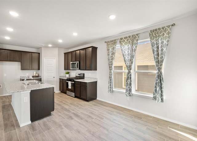 Property at 2800 Brittlebush Dr, Fort Worth, TX 76108, 4 beds, 2.5 baths