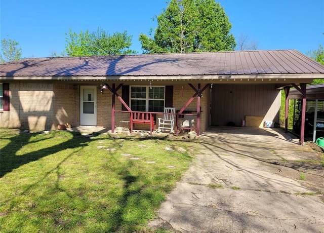 Property at 216 Wight St, Roxton, TX 75477, 3 beds, 1.5 baths