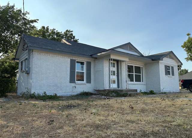 Property at 909 Jerry Mashek Dr, West, TX 76691, 5 beds, 3 baths