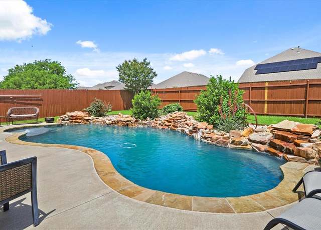 Property at 5139 Crystal Lake Ave, Krum, TX 76249, 4 beds, 3 baths