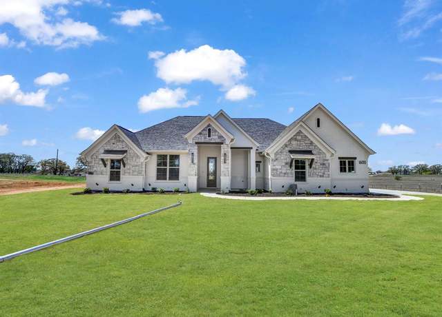 Property at 1600 Thomas Rd, Springtown, TX 76082, 4 beds, 2 baths