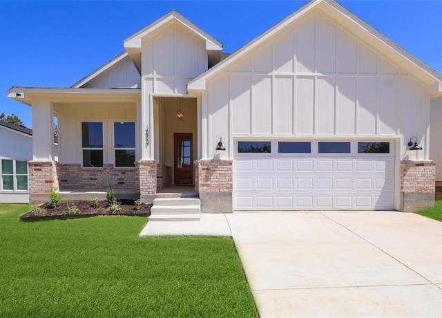 Property at 2829 Avenue L, Fort Worth, TX 76105, 4 beds, 2 baths