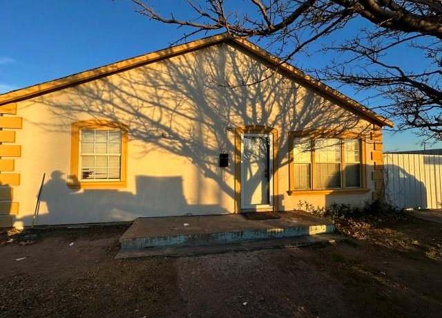 Property at 1104 N Buchanan St, Amarillo, TX 79107, 5 beds, 2 baths