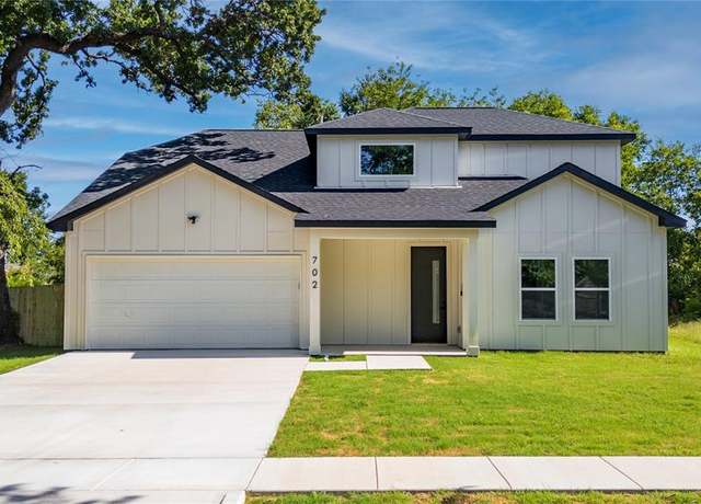 Property at 702 W Rochester St, Terrell, TX 75160, 4 beds, 2.5 baths