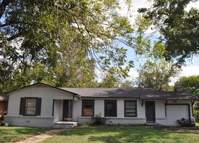 Property at 1009 Bales St, Cleburne, TX 76033, 3 beds, 2 baths