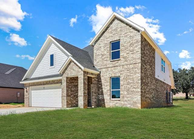 Property at 1009 Springfield Dr, Springtown, TX 76082, 4 beds, 2.5 baths
