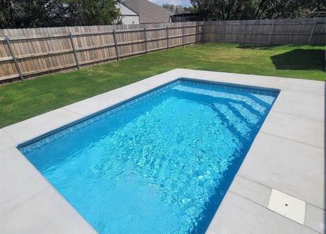 Property at 4825 Wichita St, Granbury, TX 76048, 3 beds, 2 baths