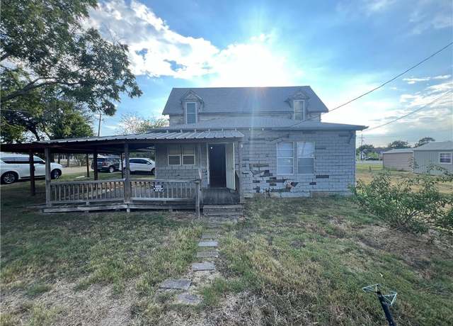 Property at 201 N Wiebusch St, Riesel, TX 76682, 3 beds, 1 bath