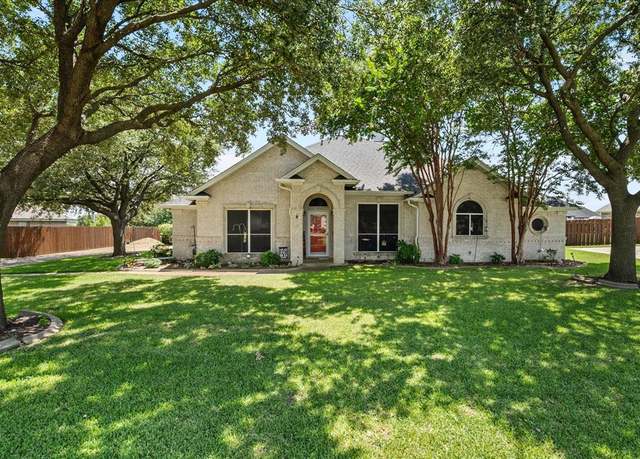 Property at 2811 London Ln, Crowley, TX 76036, 3 beds, 2 baths
