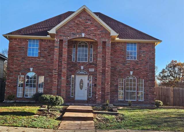 Property at 1302 Boyd St, Cedar Hill, TX 75104, 4 beds, 2.5 baths
