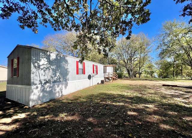 Property at 304 Wildwind St, Gun Barrel City, TX 75156, 3 beds, 1 bath