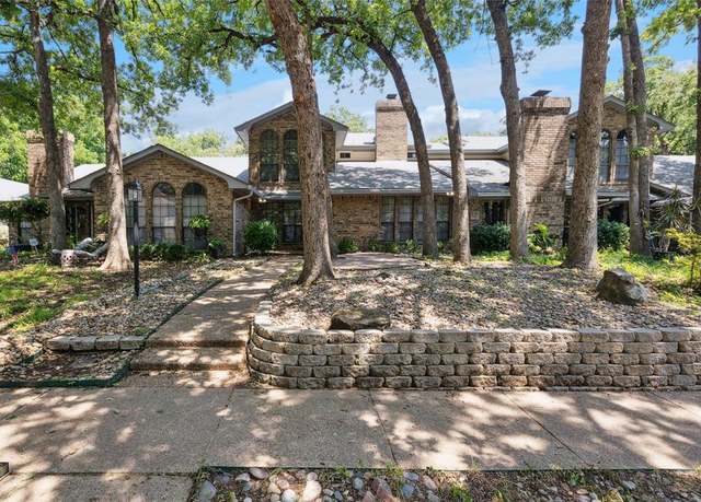 Property at 1011 W Lovers Ln, Arlington, TX 76013, 3 beds, 3 baths