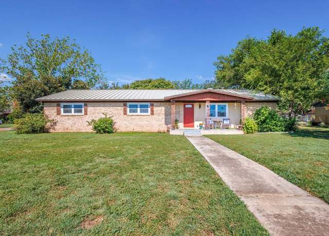 Property at 312 Columbus, Coleman, TX 76834, 3 beds, 2 baths