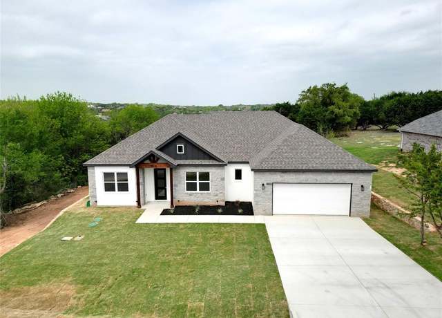 Property at 5010 Terlingua Dr, Granbury, TX 76048, 3 beds, 2.5 baths
