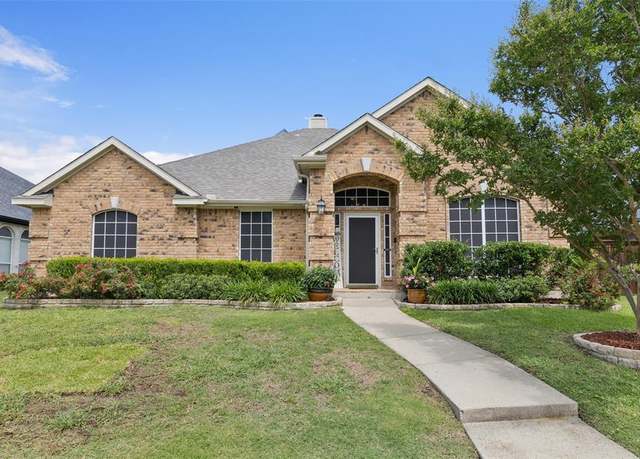 Property at 2752 Summertree Dr, Carrollton, TX 75006, 3 beds, 2 baths