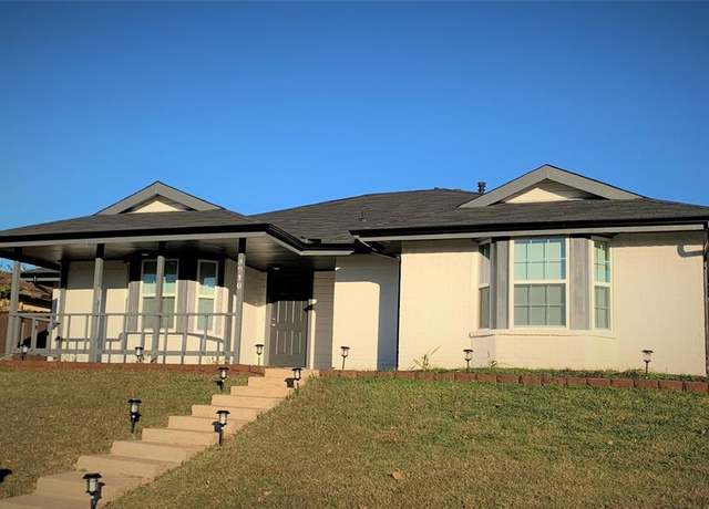 Property at 3910 Furneaux Ln, Carrollton, TX 75007, 3 beds, 2 baths