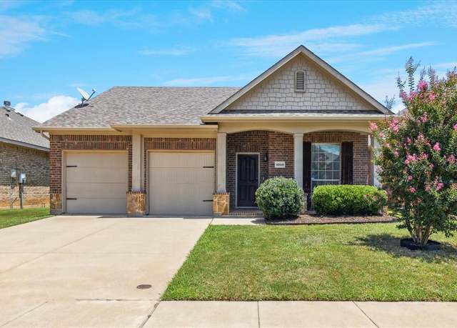 Property at 10916 Braemoor Dr, Fort Worth, TX 76052, 4 beds, 2 baths