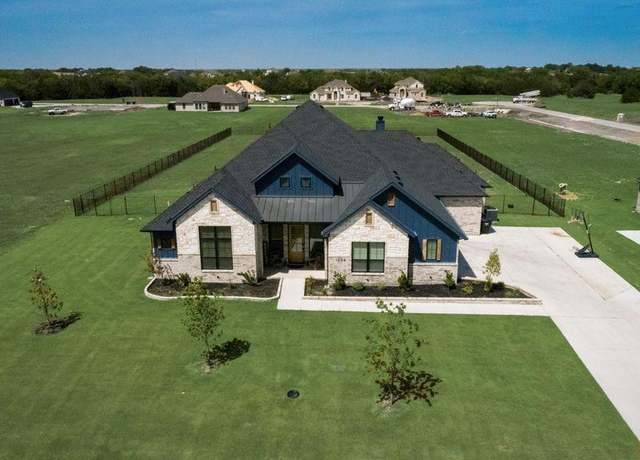 Property at 1204 Jungle Dr, Forney, TX 75126, 4 beds, 3.5 baths