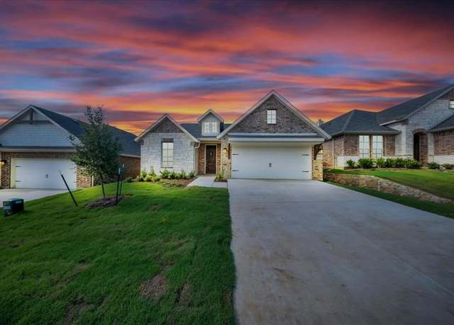 Property at 3519 Columbus St, Gainesville, TX 76240, 4 beds, 2 baths