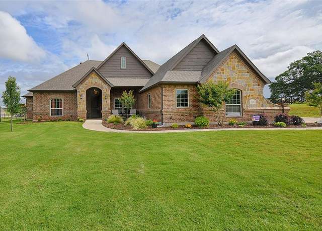 Property at 126 Flying Diamond Dr, Springtown, TX 76082, 4 beds, 2 baths