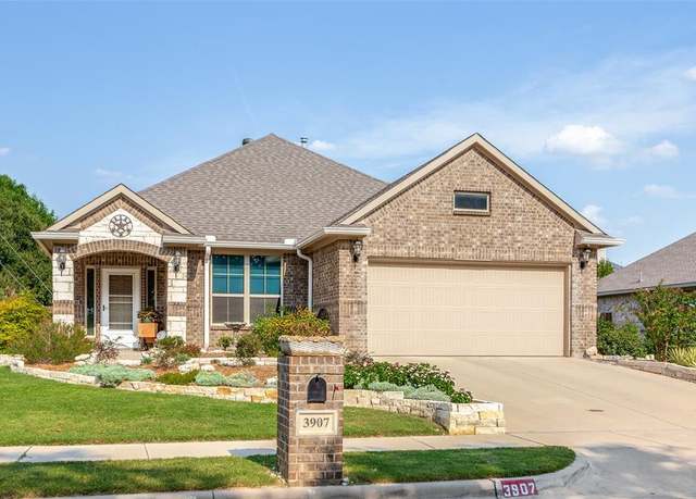 Property at 3907 Bendale Rd, Benbrook, TX 76116, 3 beds, 2 baths