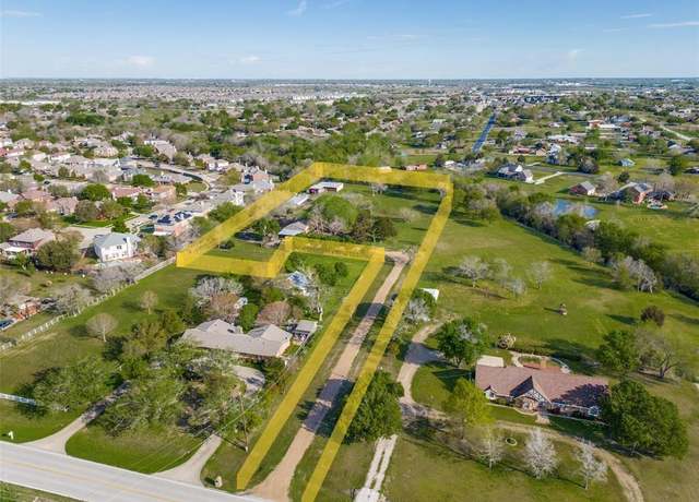 Property at 4807 Sachse Rd, Sachse, TX 75048, 3 beds, 2 baths