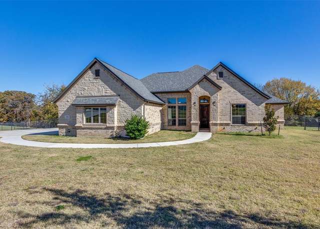 Property at 332 Trinity Ave, Azle, TX 76020, 4 beds, 2 baths