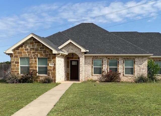 Property at 6602 Summerwood Trl, Abilene, TX 79606, 5 beds, 3 baths