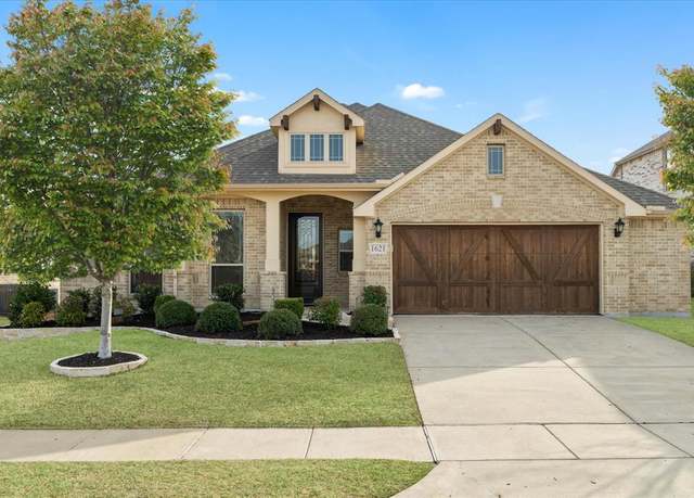 Property at 1621 Castleford Dr, Forney, TX 75126, 3 beds, 2 baths