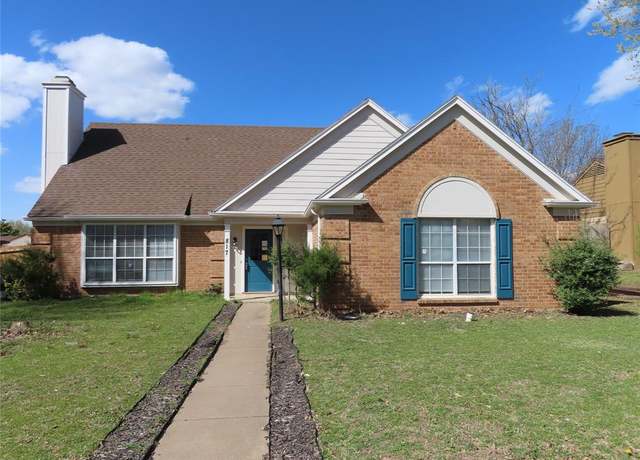 Property at 817 Priscilla Ln, Desoto, TX 75115, 3 beds, 2.5 baths