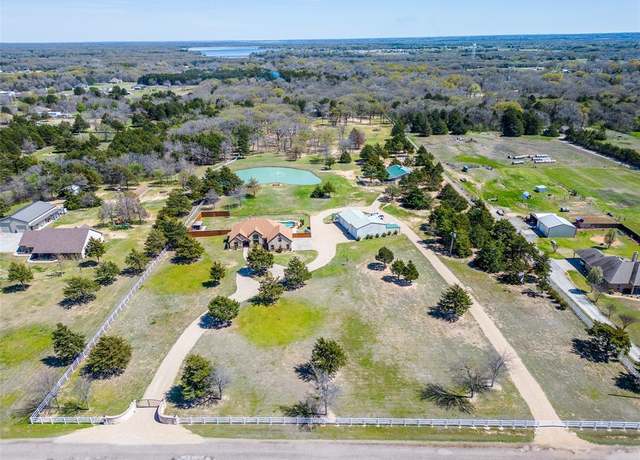 Property at 1752 County Road 1450, Bonham, TX 75418, 3 beds, 3 baths