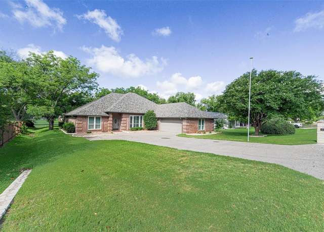 Property at 5215 Wedgefield Rd, Granbury, TX 76049, 4 beds, 2 baths