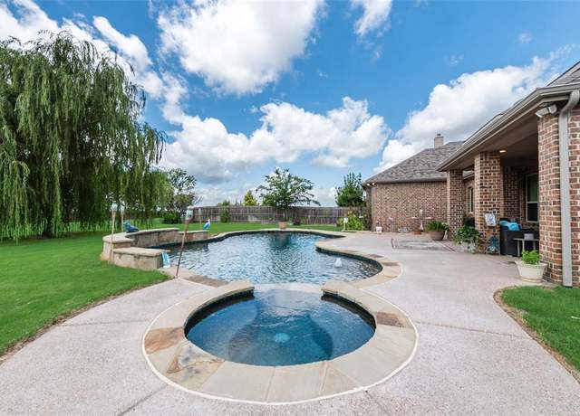 Property at 1036 Knoxbridge Rd, Forney, TX 75126, 4 beds, 3 baths