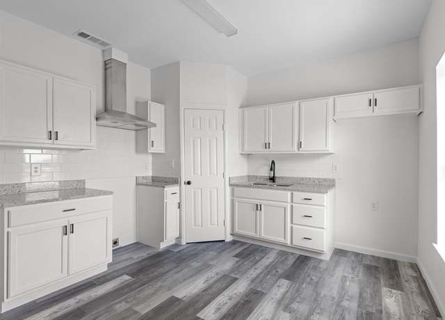 Property at 207 N Mill St, Bowie, TX 76230, 2 beds, 1 bath