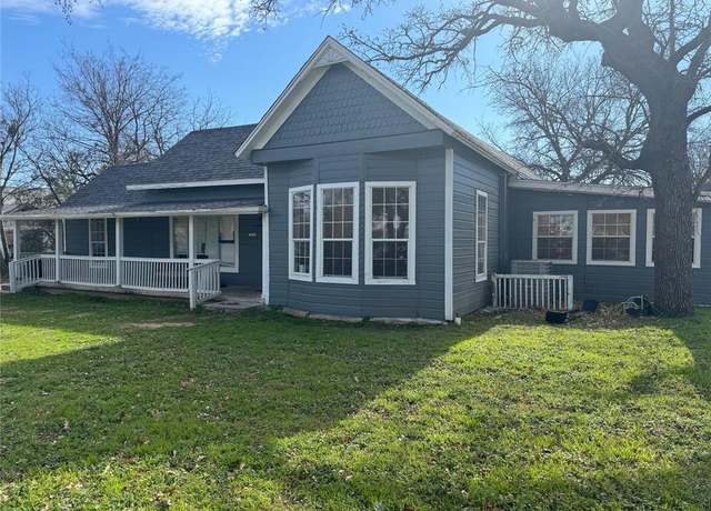 Property at 201 E Plummer St, Eastland, TX 76448, 4 beds, 2 baths
