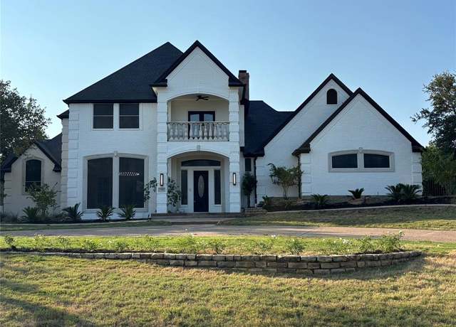Property at 3941 Bordeaux Cir, Flower Mound, TX 75022, 5 beds, 4.5 baths