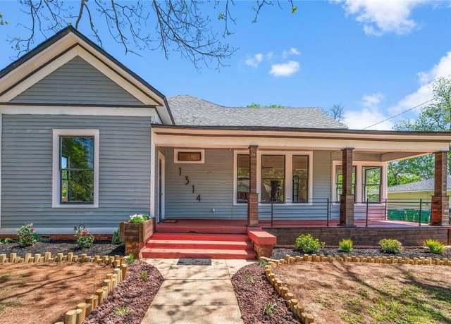 Property at 1314 N Queen St, Palestine, TX 75803, 3 beds, 2.5 baths