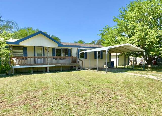 Property at 140 Juan Ct, Hudson Oaks, TX 76087, 3 beds, 2 baths