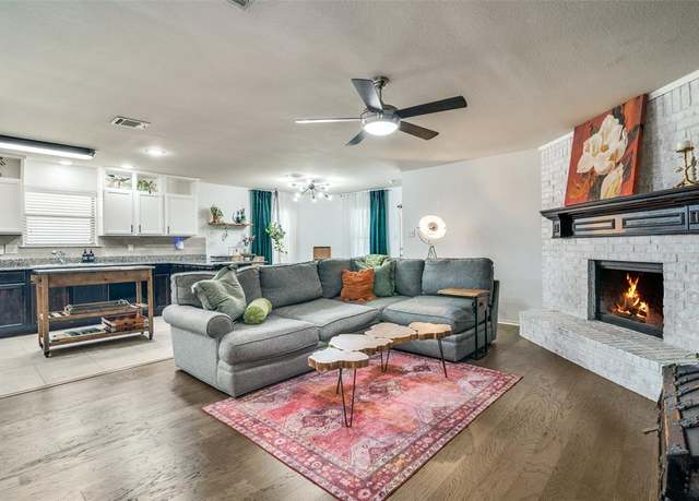 Property at 2050 Lake Trail Dr, Heartland, TX 75126, 3 beds, 2 baths
